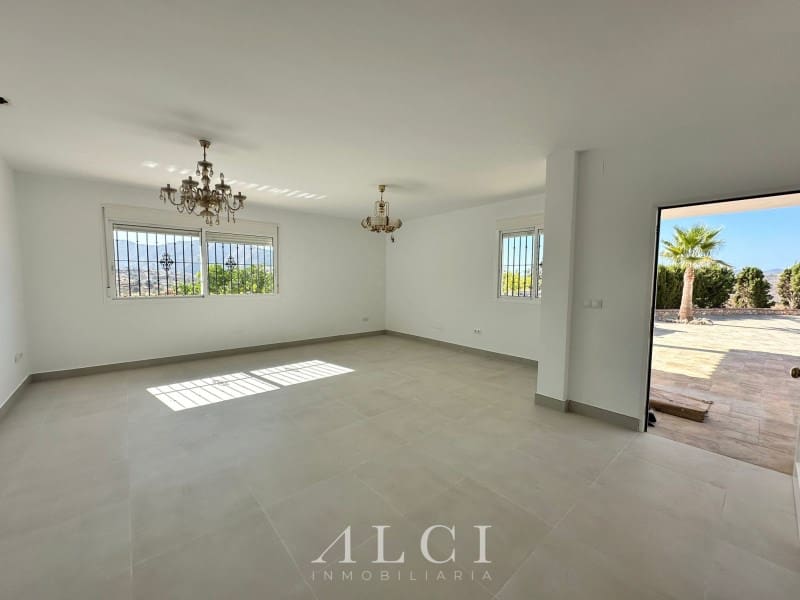 4 Zimmer Finca/Landgut zu verkaufen in Canillas de Aceituno - 700.000 € (Ref: 9311222)