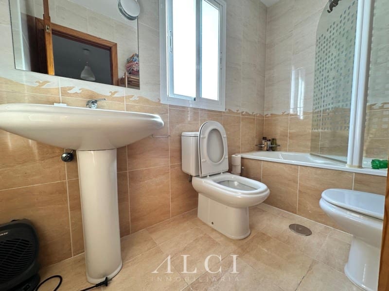 4 bedroom Semi-detached Villa for sale in Vinuela with pool garage - € 290,000 (Ref: 9311223)