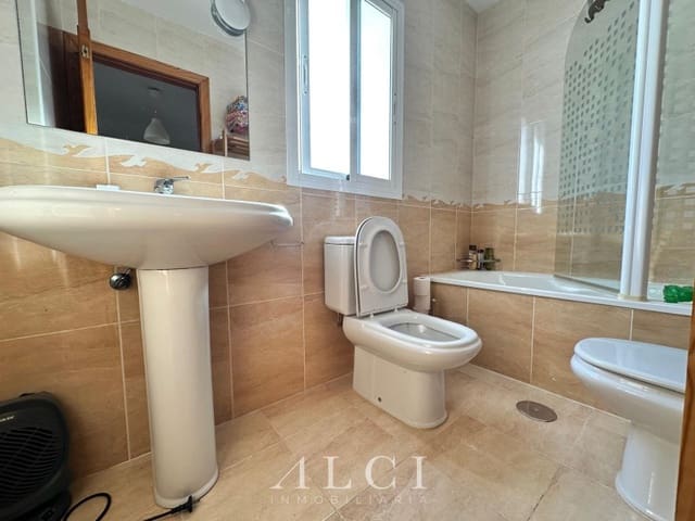 4 chambre Villa/Maison Semi-Mitoyenne à vendre à Viñuela avec piscine garage - 290 000 € (Ref: 9311223)