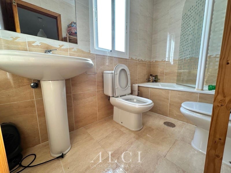 4 bedroom Semi-detached Villa for sale in Vinuela with pool garage - € 290,000 (Ref: 9311223)