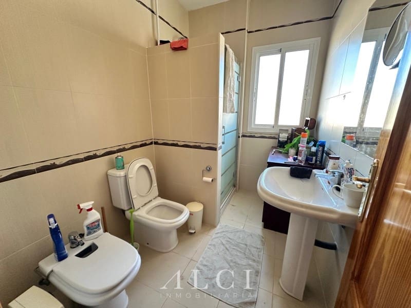 4 bedroom Semi-detached Villa for sale in Vinuela with pool garage - € 290,000 (Ref: 9311223)