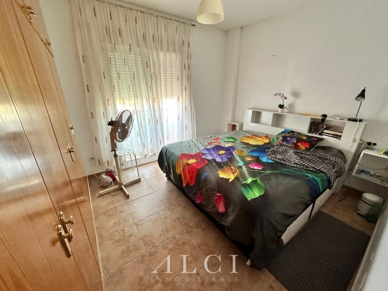 4 bedroom Semi-detached Villa for sale in Vinuela with pool garage - € 290,000 (Ref: 9311223)