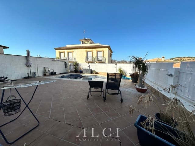 4 chambre Villa/Maison Semi-Mitoyenne à vendre à Viñuela avec piscine garage - 290 000 € (Ref: 9311223)