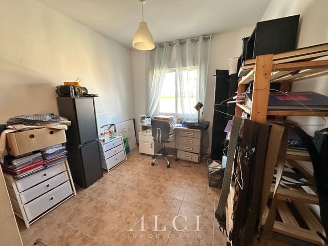 4 chambre Villa/Maison Semi-Mitoyenne à vendre à Viñuela avec piscine garage - 290 000 € (Ref: 9311223)