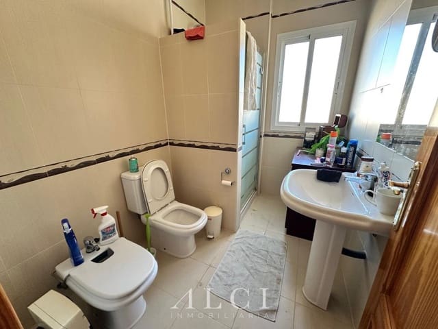 4 chambre Villa/Maison Semi-Mitoyenne à vendre à Viñuela avec piscine garage - 290 000 € (Ref: 9311223)