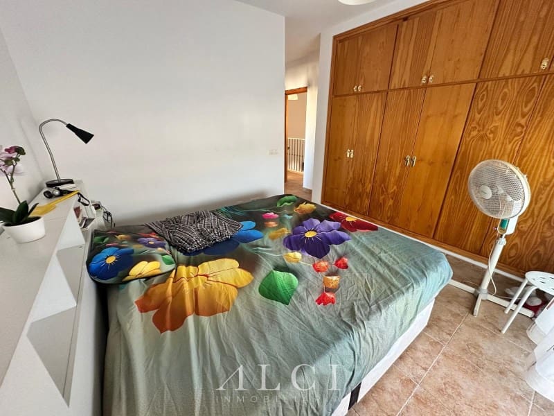 4 bedroom Semi-detached Villa for sale in Vinuela with pool garage - € 290,000 (Ref: 9311223)