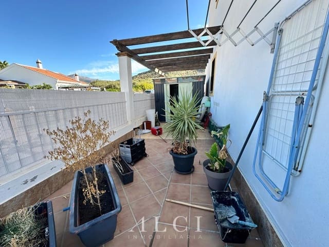 4 chambre Villa/Maison Semi-Mitoyenne à vendre à Viñuela avec piscine garage - 290 000 € (Ref: 9311223)