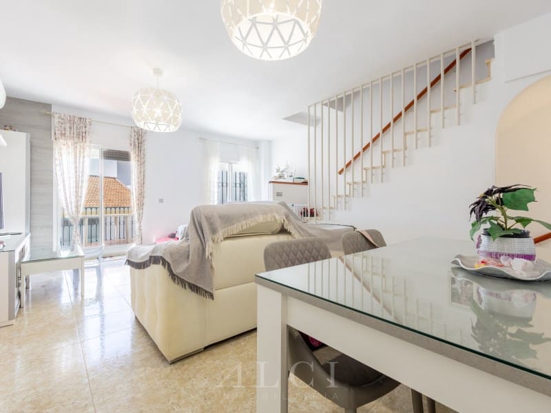 3 bedroom Townhouse for sale in Periana with garage - € 299,000 (Ref: 9311225)