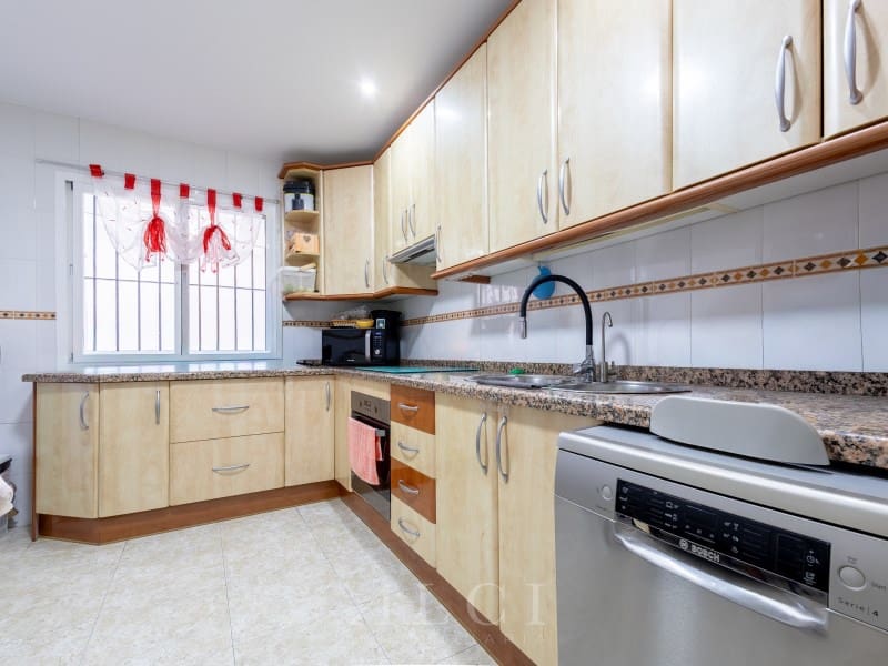 3 bedroom Townhouse for sale in Periana with garage - € 299,000 (Ref: 9311225)