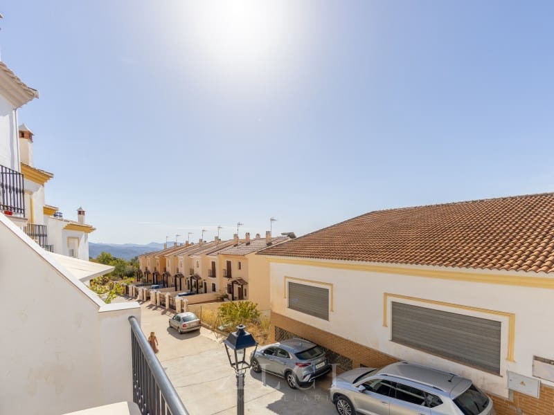 3 bedroom Townhouse for sale in Periana with garage - € 299,000 (Ref: 9311225)
