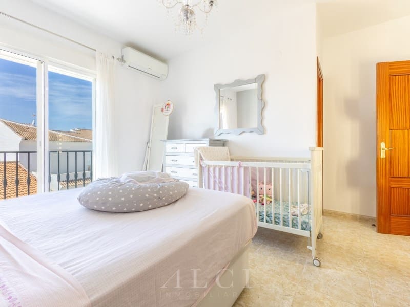 3 bedroom Townhouse for sale in Periana with garage - € 299,000 (Ref: 9311225)