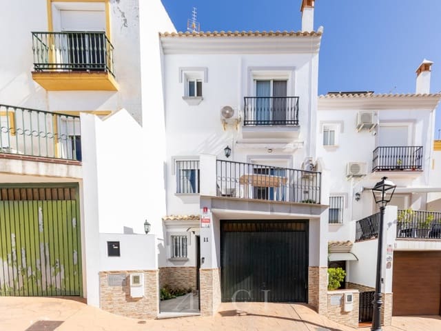 Casa de 3 habitaciones en Periana en venta con garaje - 299.000 € (Ref: 9311225)