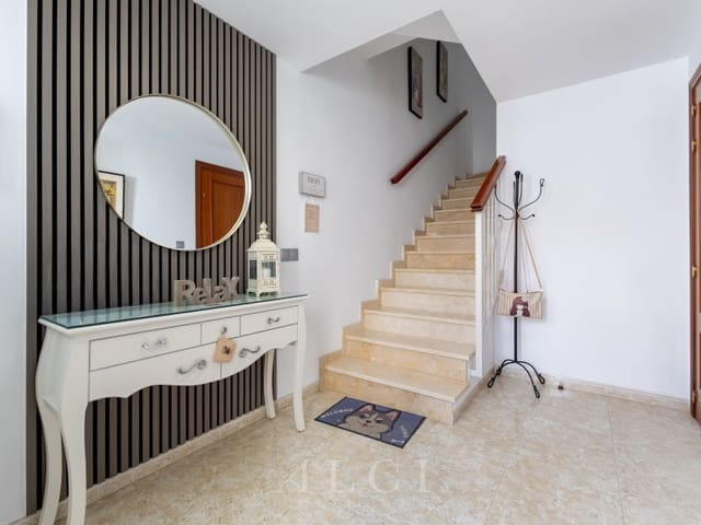 Casa de 3 habitaciones en Periana en venta con garaje - 299.000 € (Ref: 9311225)