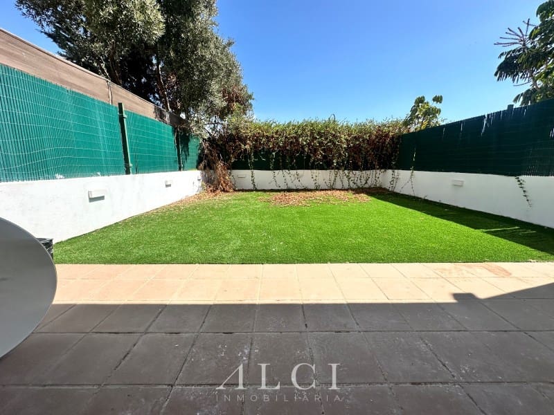3 bedroom Townhouse for rent in Caleta de Velez with garage - € 2,000 (Ref: 9311228)