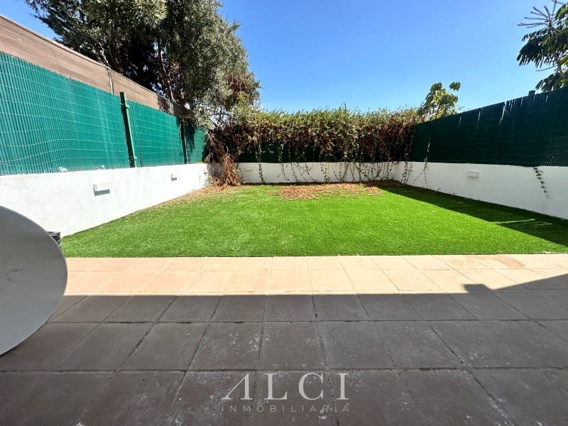 3 bedroom Townhouse for rent in Caleta de Velez with garage - € 2,000 (Ref: 9311228)