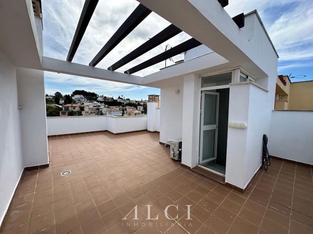 3 quarto Casa em Banda para arrendar em Caleta de Vélez, Vélez-Málaga com garagem - 2 000 € (Ref: 9311228)