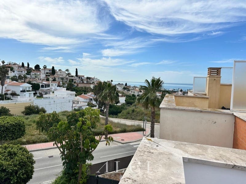 3 bedroom Townhouse for rent in Caleta de Velez with garage - € 2,000 (Ref: 9311228)