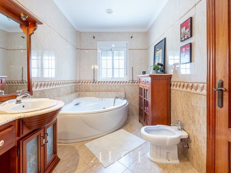 5 quarto Moradia para venda em Alcaucin - 522 000 € (Ref: 9311235)