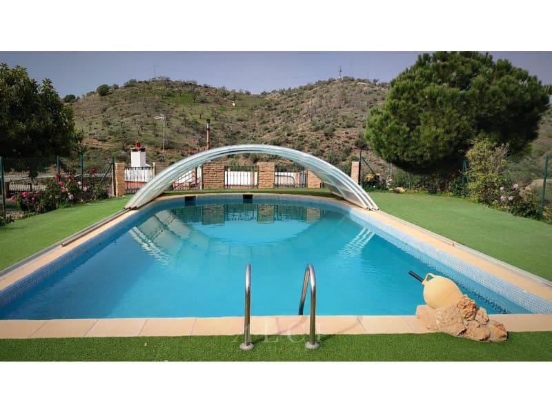 3 bedroom Villa for rent in Malaga city with pool garage - € 1,990 (Ref: 9347730)