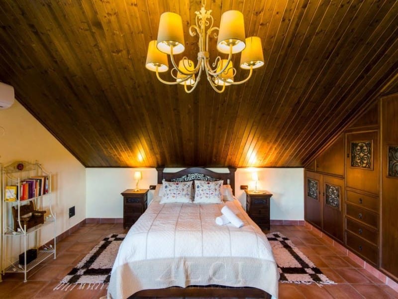 3 bedroom Villa for rent in Malaga city with pool garage - € 1,990 (Ref: 9347730)