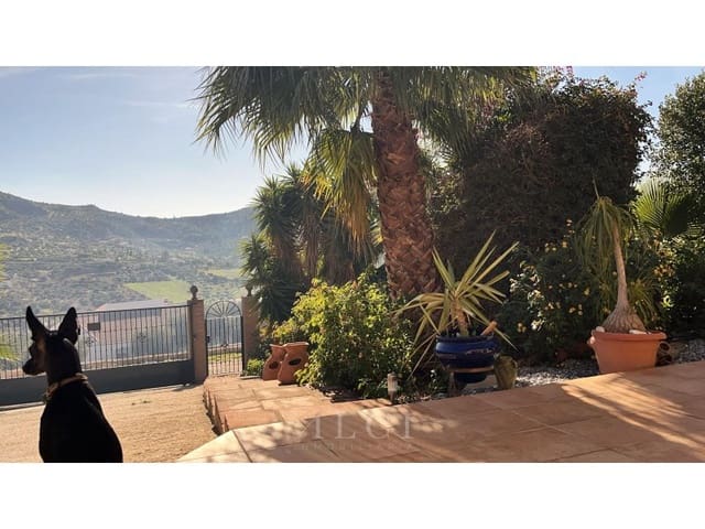 2 quarto Moradia para venda em Venta Baja, Alcaucín com piscina garagem - 285 000 € (Ref: 9759482)