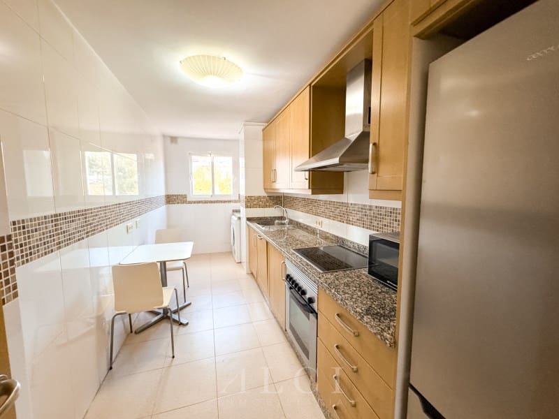 2 soverom Leilighet til salgs i Caleta de Velez med garasje - € 279 900 (Ref: 9759484)