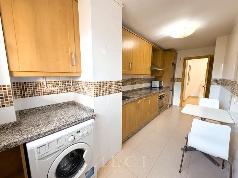 2 soverom Leilighet til salgs i Caleta de Velez med garasje - € 279 900 (Ref: 9759484)