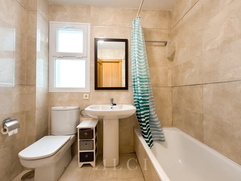 2 soverom Leilighet til salgs i Caleta de Velez med garasje - € 279 900 (Ref: 9759484)