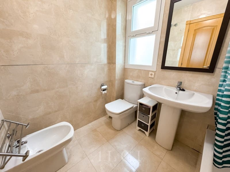 2 soverom Leilighet til salgs i Caleta de Velez med garasje - € 279 900 (Ref: 9759484)