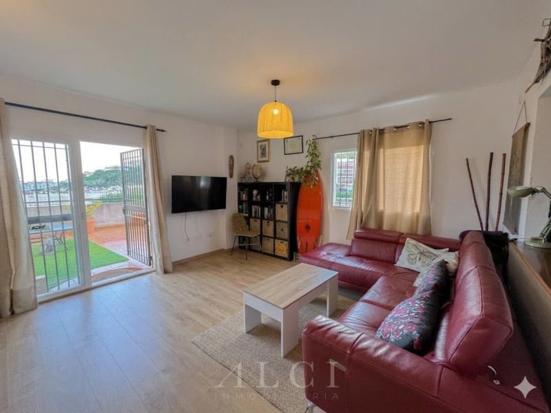 2 slaapkamer Penthouse te koop in La Cala del Moral met zwembad garage - € 440.000 (Ref: 9759485)