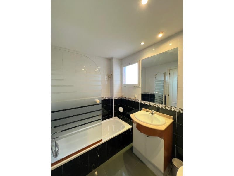 4 soveværelse Lejlighed til salg i Torremolinos med swimmingpool garage - € 449.000 (Ref: 9759487)