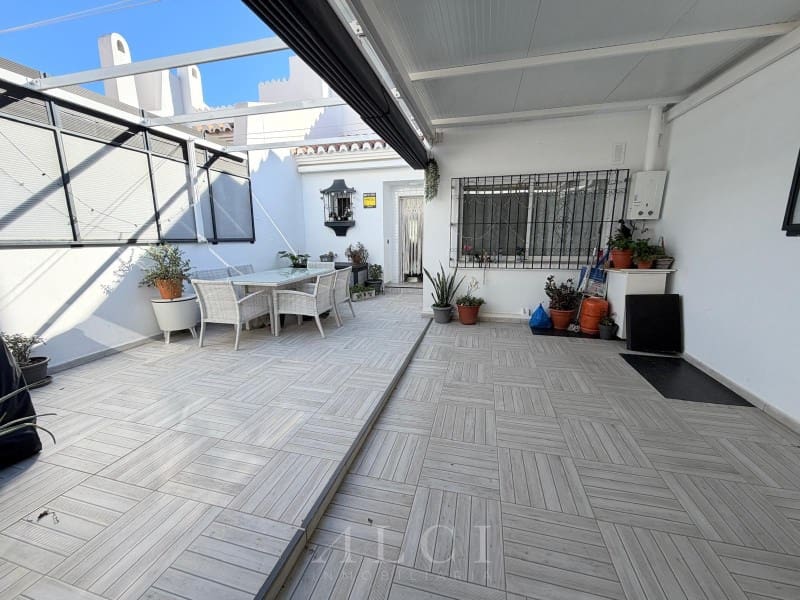 3 soverom Hus til salgs i Torre del Mar med garasje - € 450 000 (Ref: 9759488)