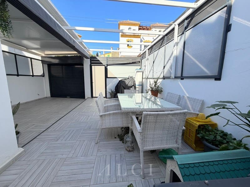3 soverom Hus til salgs i Torre del Mar med garasje - € 450 000 (Ref: 9759488)