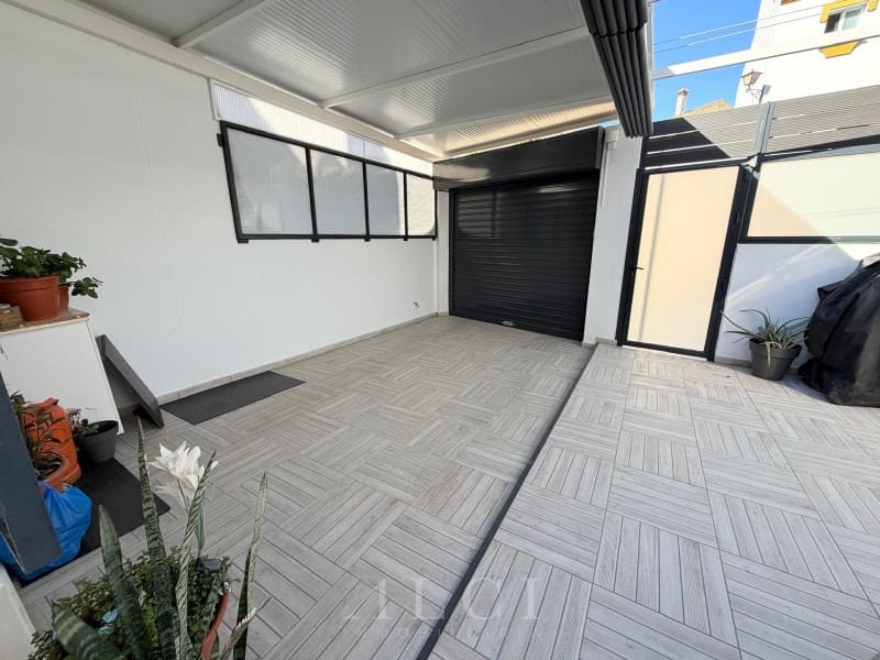 3 soverom Hus til salgs i Torre del Mar med garasje - € 450 000 (Ref: 9759488)