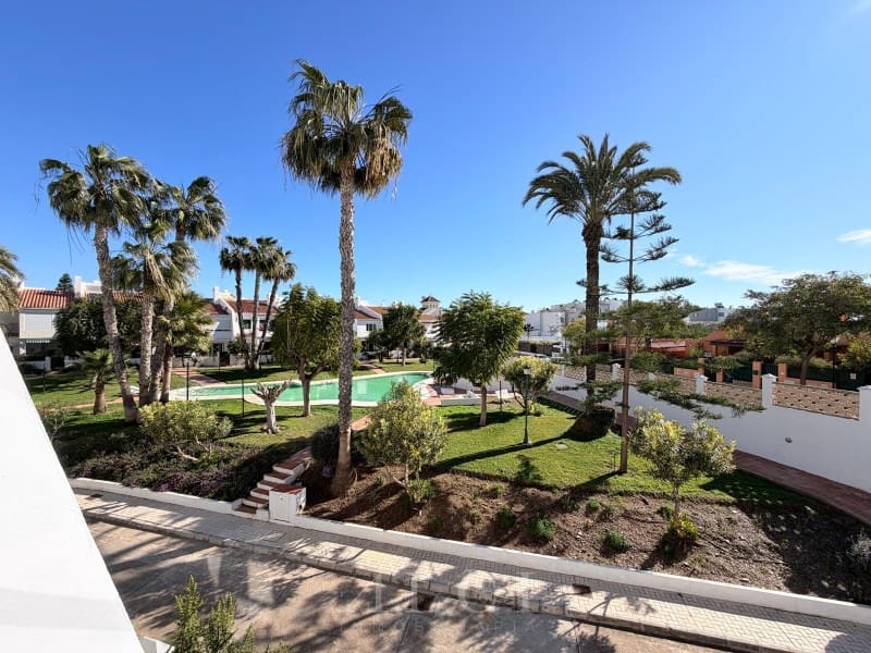 3 soverom Hus til salgs i Torre del Mar med garasje - € 450 000 (Ref: 9759488)