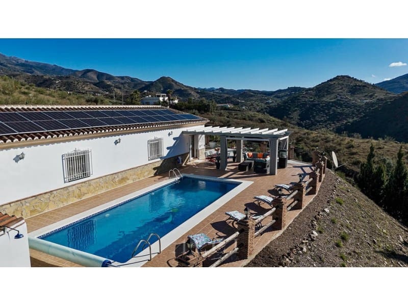 4 sypialnia Willa na sprzedaż w Canillas de Aceituno z basenem garażem - 995 000 € (Ref: 9759489)