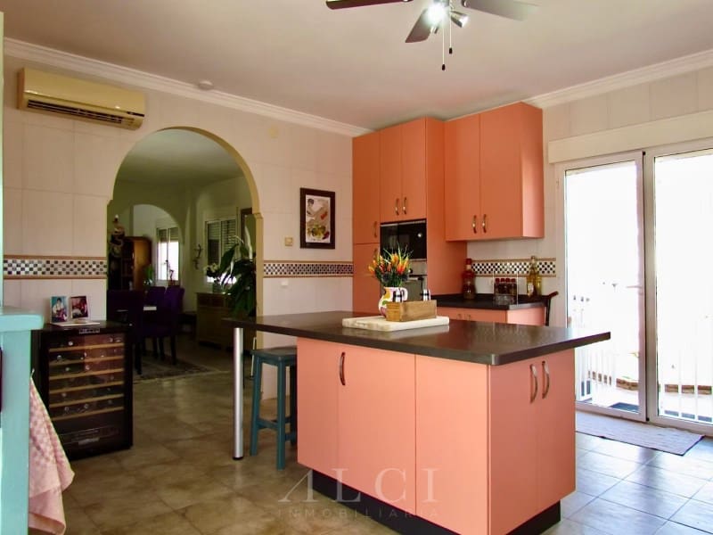 4 sypialnia Willa na sprzedaż w Canillas de Aceituno z basenem garażem - 995 000 € (Ref: 9759489)