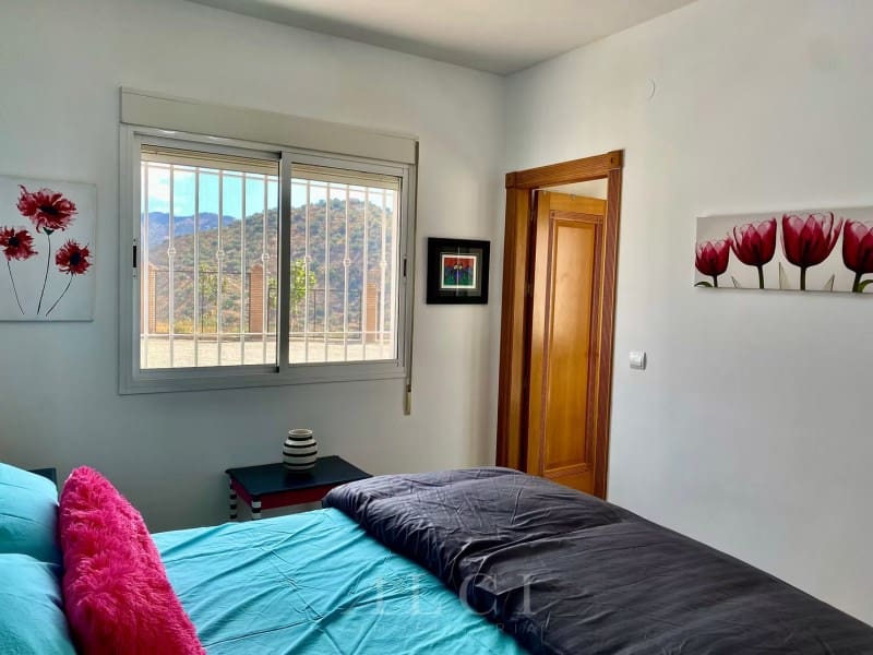 4 sypialnia Willa na sprzedaż w Canillas de Aceituno z basenem garażem - 995 000 € (Ref: 9759489)