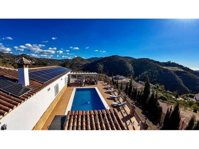 4 sypialnia Willa na sprzedaż w Canillas de Aceituno z basenem garażem - 995 000 € (Ref: 9759489)