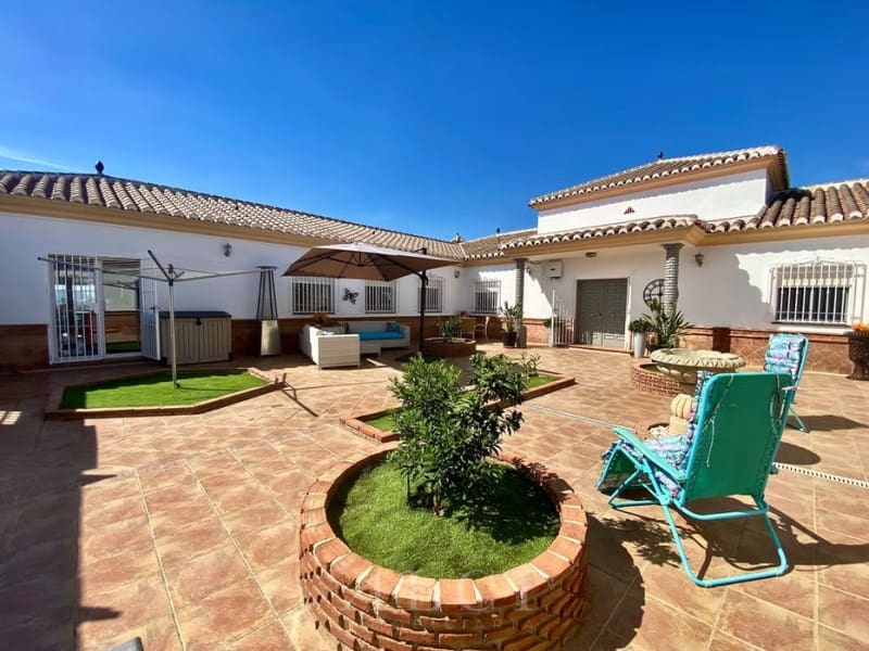 4 sypialnia Willa na sprzedaż w Canillas de Aceituno z basenem garażem - 995 000 € (Ref: 9759489)