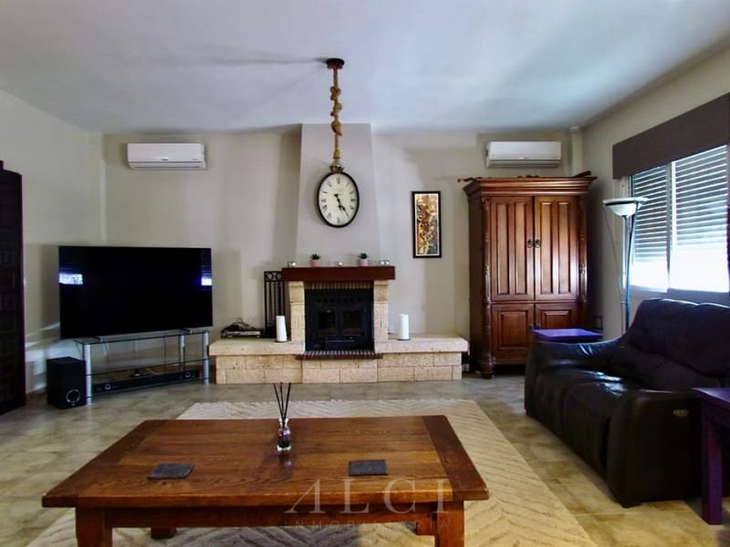 4 sypialnia Willa na sprzedaż w Canillas de Aceituno z basenem garażem - 995 000 € (Ref: 9759489)