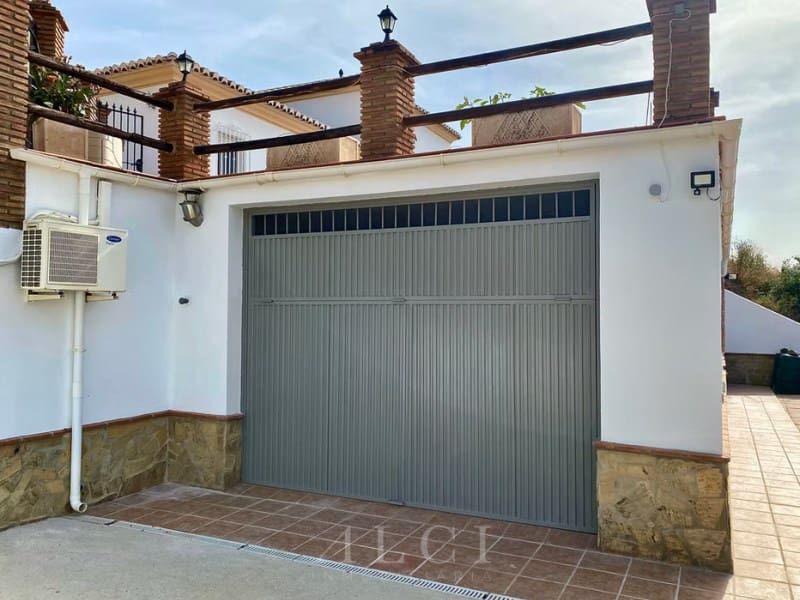 4 sypialnia Willa na sprzedaż w Canillas de Aceituno z basenem garażem - 995 000 € (Ref: 9759489)