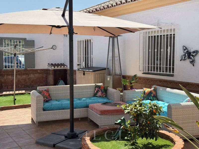4 slaapkamer Villa te koop in Canillas de Aceituno met zwembad garage - € 995.000 (Ref: 9759489)