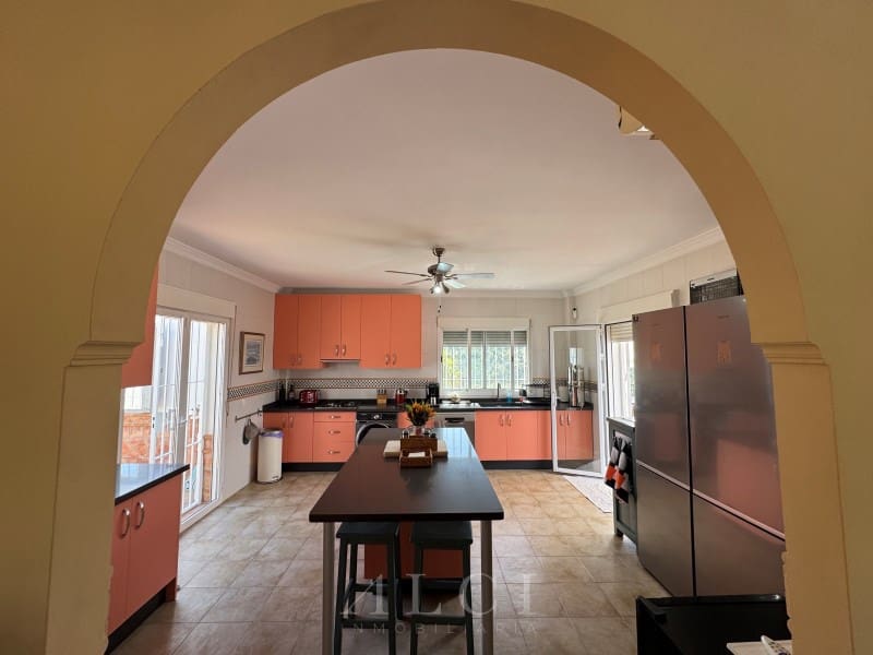 4 slaapkamer Villa te koop in Canillas de Aceituno met zwembad garage - € 995.000 (Ref: 9759489)