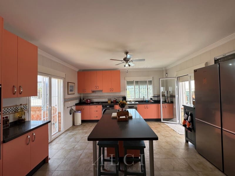 4 slaapkamer Villa te koop in Canillas de Aceituno met zwembad garage - € 995.000 (Ref: 9759489)