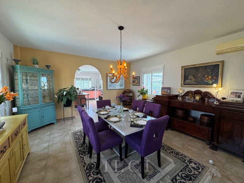 4 slaapkamer Villa te koop in Canillas de Aceituno met zwembad garage - € 995.000 (Ref: 9759489)