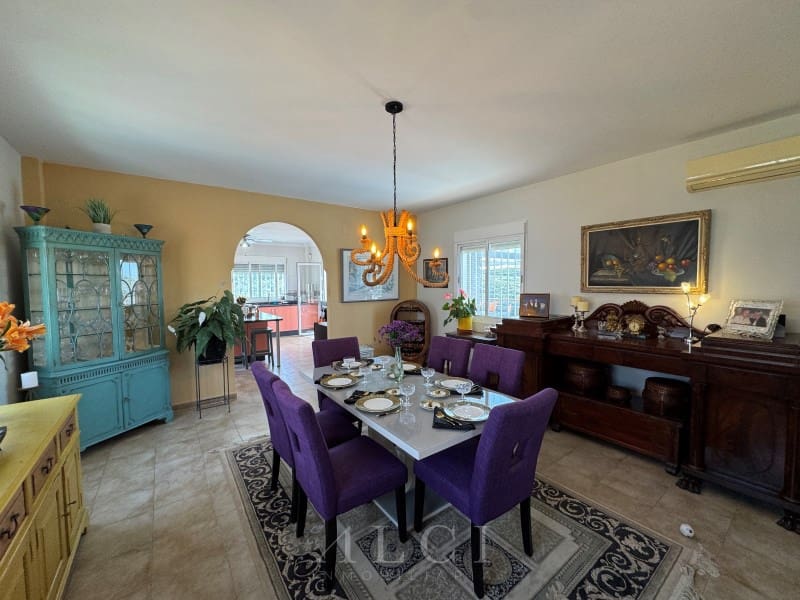 4 slaapkamer Villa te koop in Canillas de Aceituno met zwembad garage - € 995.000 (Ref: 9759489)