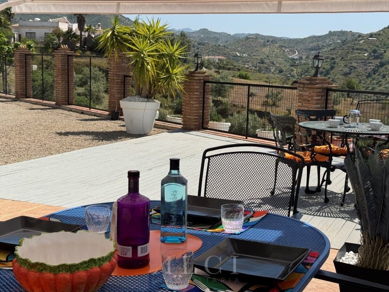 4 slaapkamer Villa te koop in Canillas de Aceituno met zwembad garage - € 995.000 (Ref: 9759489)