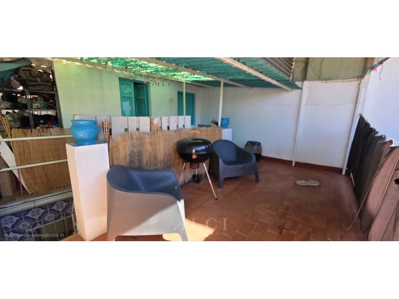 4 bedroom Townhouse for sale in Velez-Malaga - € 165,000 (Ref: 9759490)