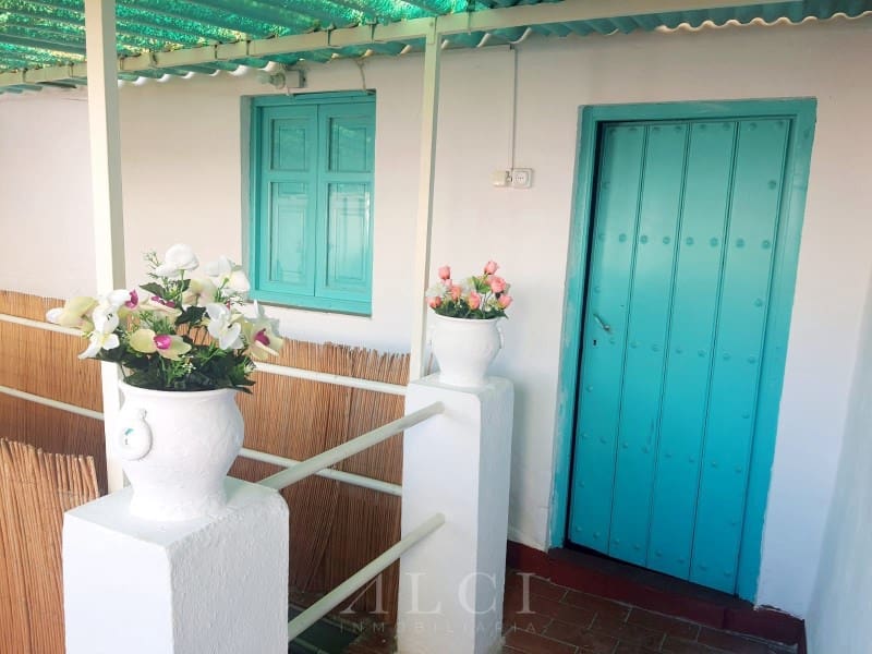 4 bedroom Townhouse for sale in Velez-Malaga - € 165,000 (Ref: 9759490)